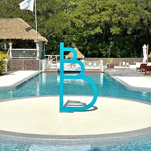 La Ruche De Maia - Piscine - Jardin - A 100m Grand-Bourg (Marie Galante)